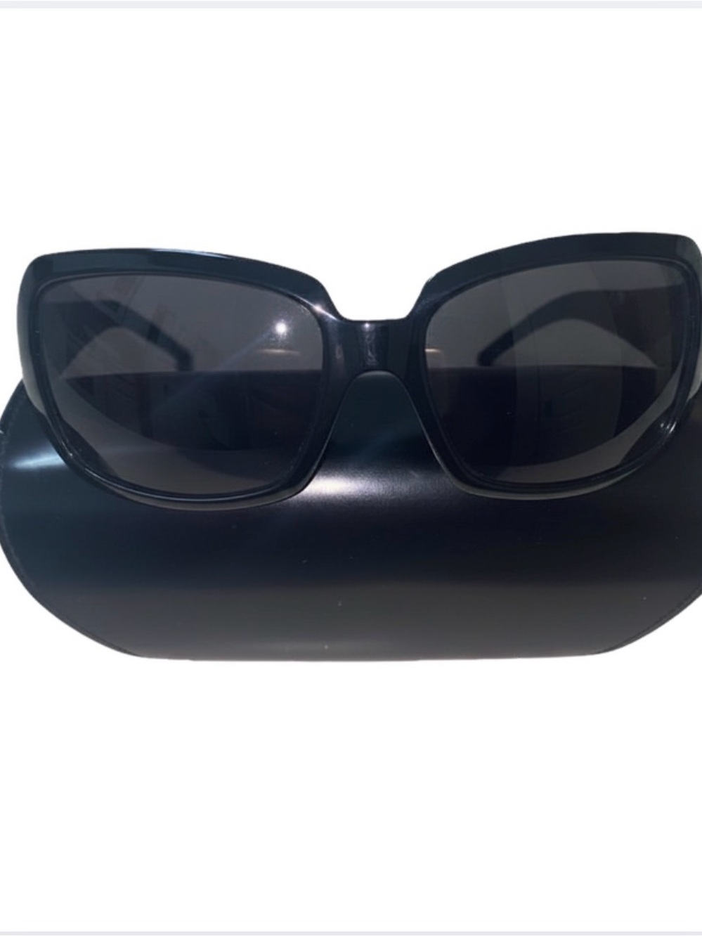Fendi Designer Classic Black Women's Sunglasses with Case and Cloth
